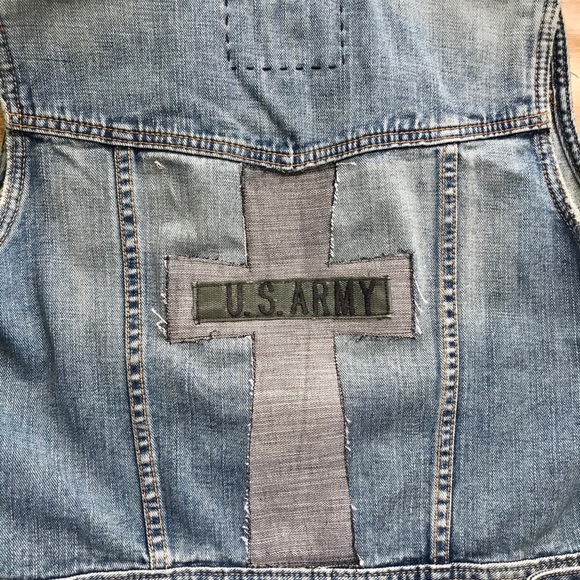 Jean Vest - Wearable Gratitude™ Refashioned WMS LG - Picture 5 of 16